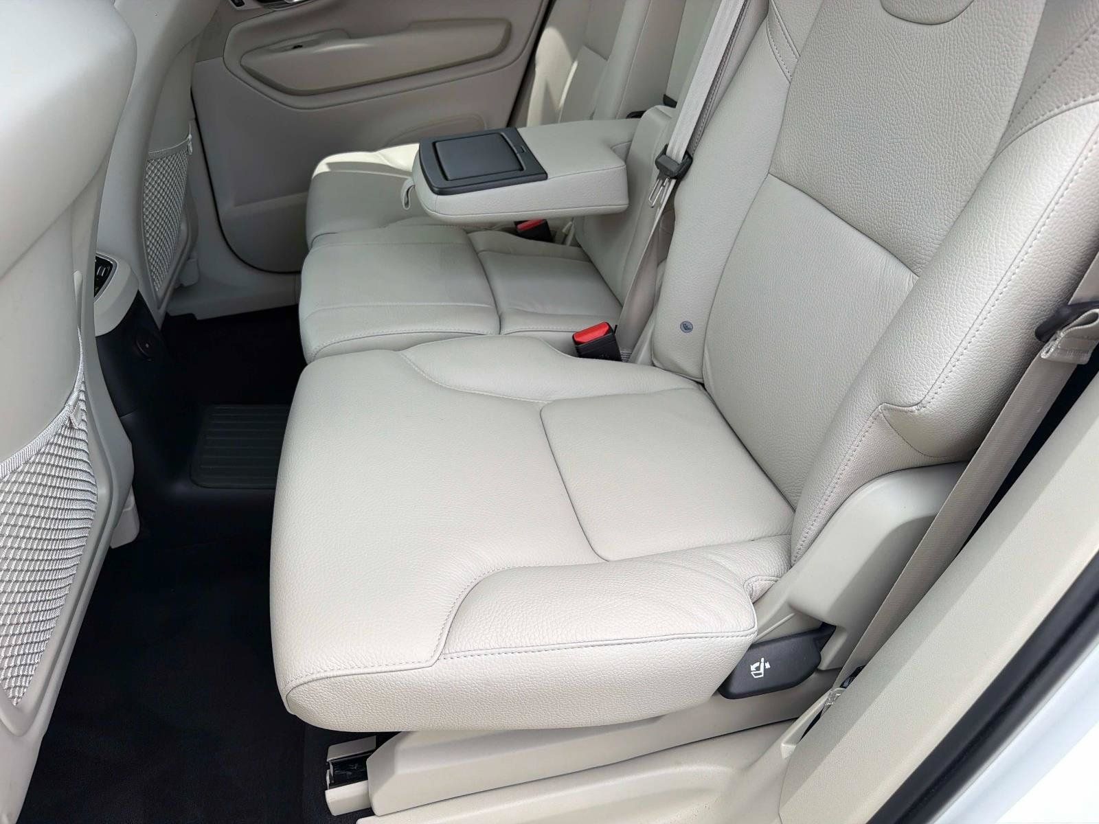 Used 2025 Volvo XC90 T8 Plus w/ Protection Package Premier AWD/4WD image 13