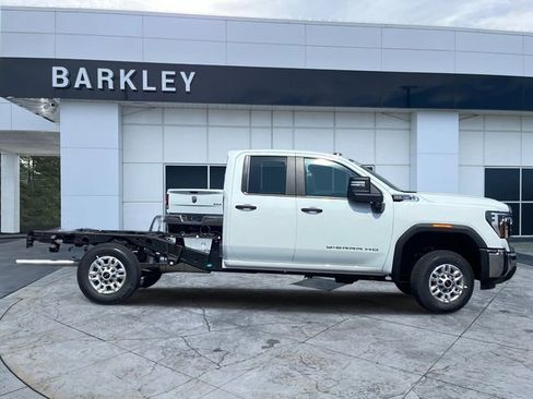 New 2026 GMC Sierra 2500 Pro w/ Convenience Package RWD image 2