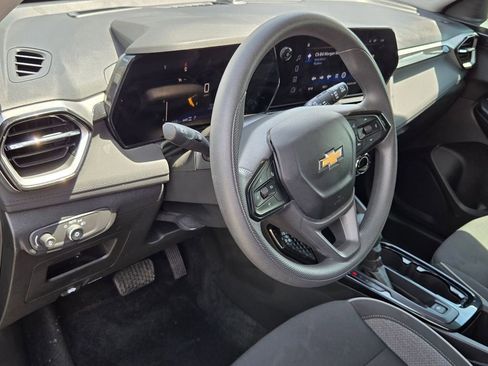 Used 2025 Chevrolet TrailBlazer LT AWD/4WD image 11