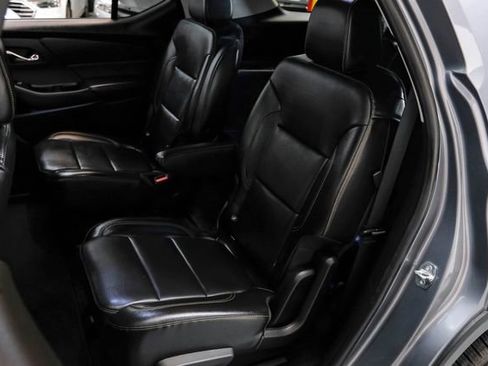 Used 2019 Chevrolet Traverse RS image 36