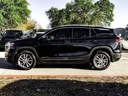 Used 2024 GMC Terrain SLT image 8