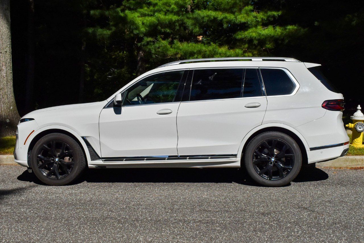 Used 2026 BMW X7 xDrive40i AWD/4WD image 4