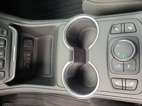 Used 2021 GMC Terrain SLT w/ Infotainment Package II image 14