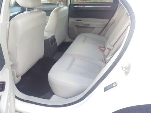 Used 2006 Chrysler 300 Touring w/ Comfort/Convenience Group RWD image 22