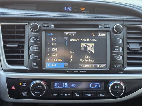 Used 2017 Toyota Highlander Limited Platinum image 13