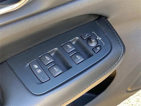 Used 2020 Volvo S60 T5 Momentum w/ Protection Package Premier image 13