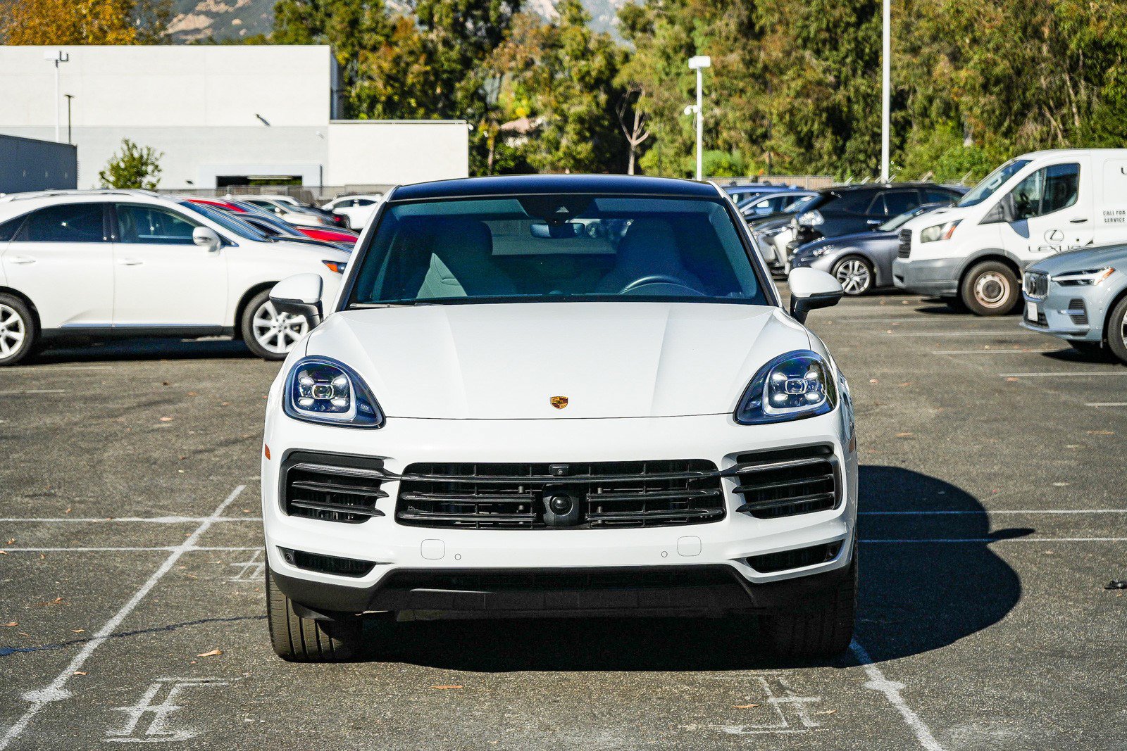 Used 2023 Porsche Cayenne Coupe AWD/4WD image 2