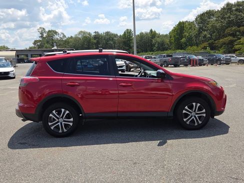 Used 2016 Toyota RAV4 LE FWD image 11