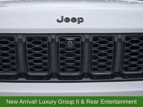 Used 2023 Jeep Grand Cherokee Limited w/ Luxury Tech Group II AWD/4WD image 11