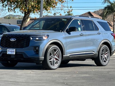 New 2026 Ford Explorer ST-Line w/ ST-Line Street Pack image 8