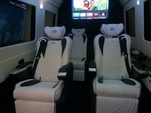 Used 2015 Mercedes-Benz Sprinter 2500 image 12