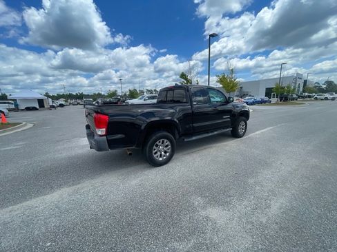 Used 2016 Toyota Tacoma SR5 w/ SR5 Appearance Package (DM) AWD/4WD image 7