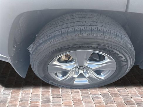 Used 2024 Toyota RAV4 XLE w/ Convenience Package image 15