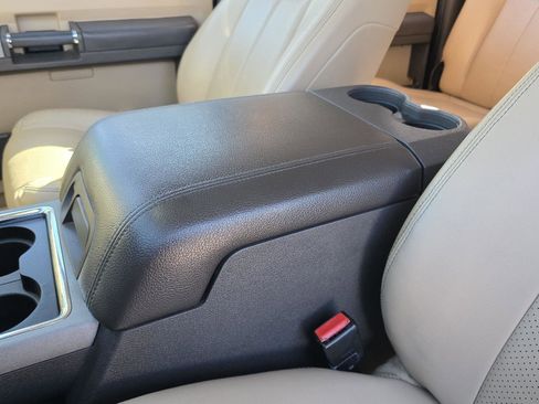 Used 2014 Ford F250 Lariat w/ Lariat Interior Package image 41