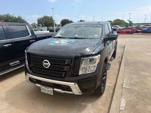 Used 2021 Nissan Titan SV w/ SV Convenience Package RWD image 4