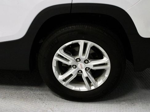 Used 2023 GMC Terrain SLE FWD image 18