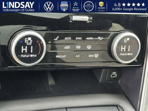 Used 2023 Land Rover Discovery S R-Dynamic image 19