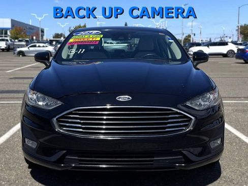 Used 2019 Ford Fusion SE w/ Equipment Group 151A FWD image 2