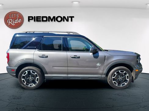 Used 2023 Ford Bronco Sport Outer Banks w/ Tech Package AWD/4WD image 4