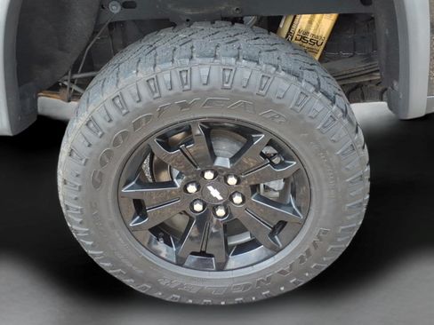 Used 2021 Chevrolet Colorado ZR2 w/ ZR2 Midnight Special Edition AWD/4WD image 10