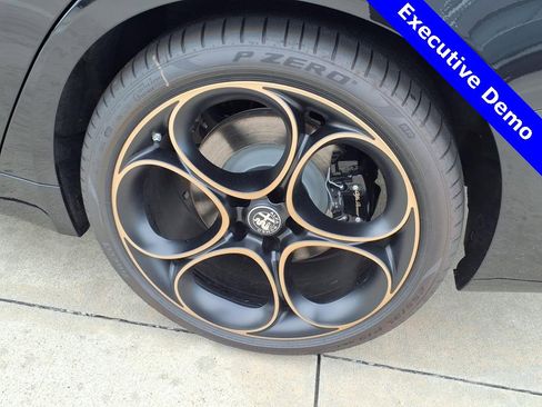 New 2025 Alfa Romeo Giulia Intensa w/ Driving Assist Package image 10