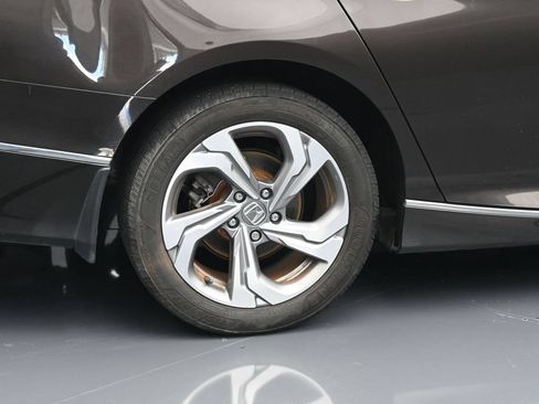Used 2018 Honda Accord EX-L image 10