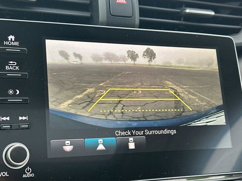 Certified 2019 Honda Insight Touring image 19