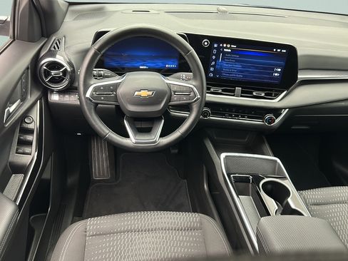 Used 2025 Chevrolet Equinox LT AWD/4WD image 10