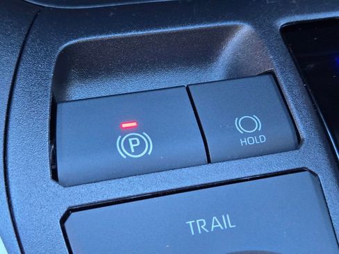 Used 2025 Toyota RAV4 XLE w/ Convenience Package image 22