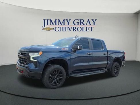 Used 2022 Chevrolet Silverado 1500 LT Trail Boss w/ LT Trail Boss Premium Package AWD/4WD image 1