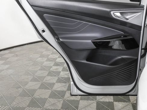 Used 2023 Volkswagen ID.4 Pro S Plus image 40