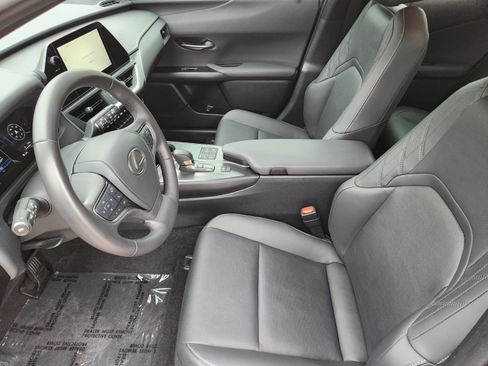 Used 2025 Lexus UX 300h FWD w/ Accessory Package (Z1) image 5