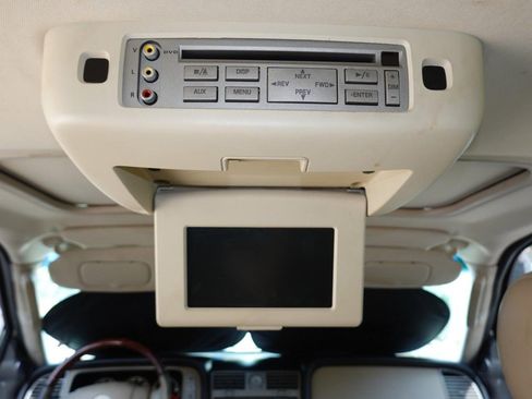 Used 2005 Lincoln Navigator Luxury image 20