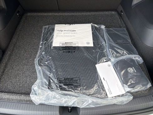 New 2026 Volkswagen Tiguan SEL R-Line AWD/4WD image 23