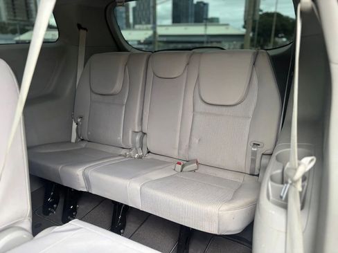 Used 2020 Kia Sedona LX image 12