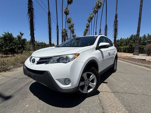 Used 2014 Toyota RAV4 XLE FWD image 2