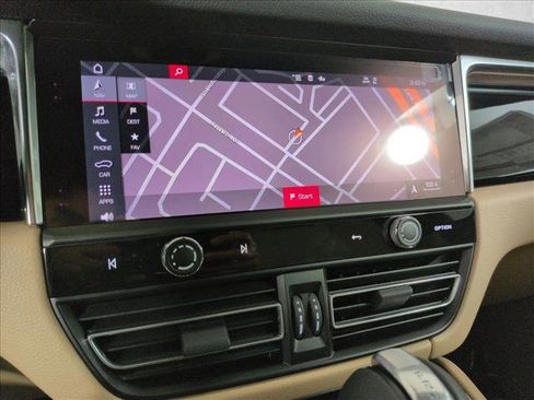 New 2026 Porsche Macan image 14