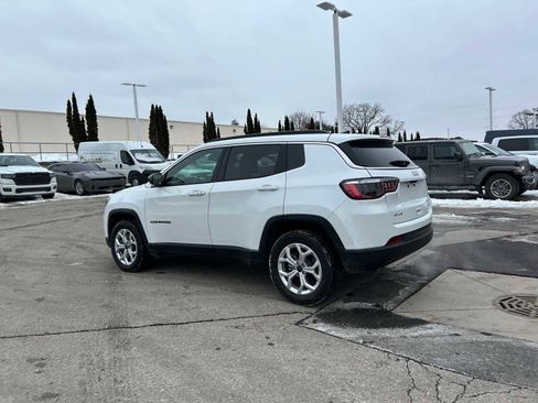 Certified 2025 Jeep Compass Latitude image 23