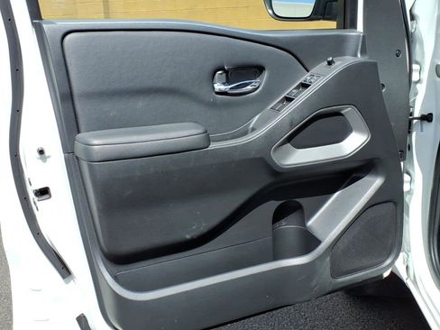 Used 2022 Nissan Frontier SV RWD image 21