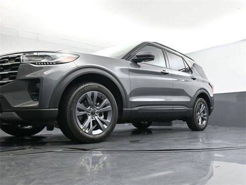 New 2026 Ford Explorer Active w/ Active Comfort Package image 30