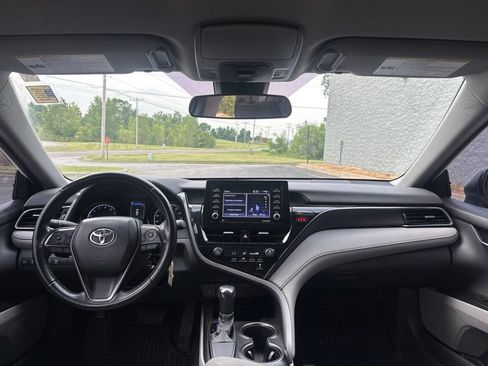 Used 2021 Toyota Camry SE FWD image 12