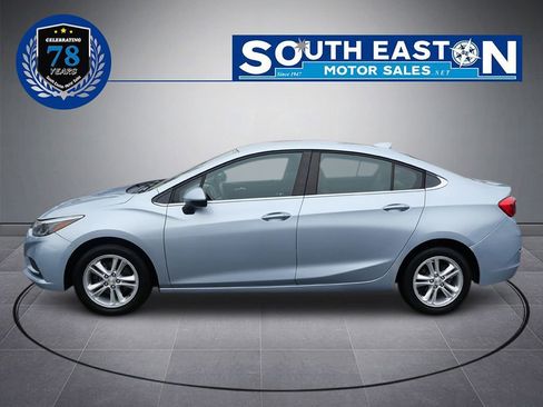 Used 2017 Chevrolet Cruze LT w/ Convenience Package image 7