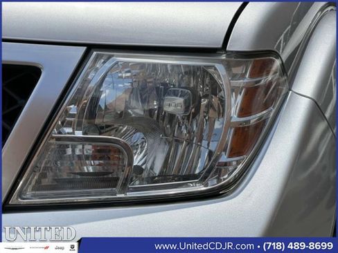 Used 2019 Nissan Frontier PRO-4X w/ Pro-4x Luxury Package image 8