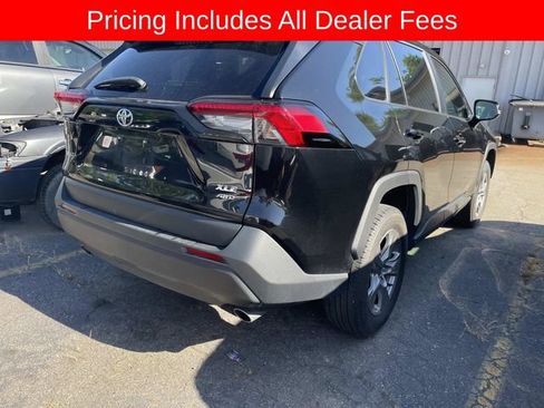 Used 2024 Toyota RAV4 XLE AWD/4WD image 7