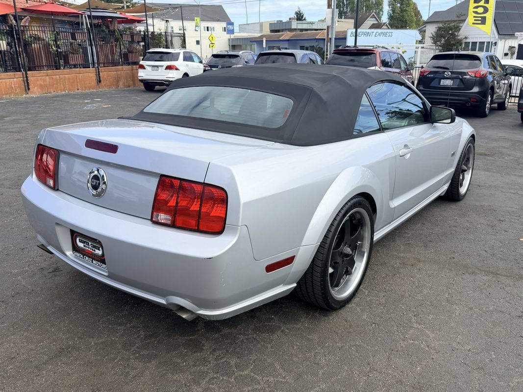 Used 2005 Ford Mustang GT RWD image 6
