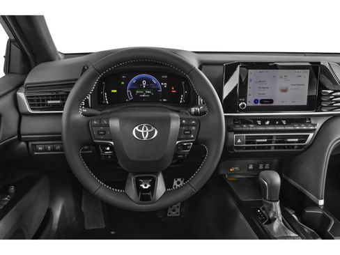 Used 2025 Toyota Camry SE image 4
