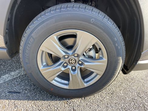 New 2025 Toyota RAV4 LE image 18