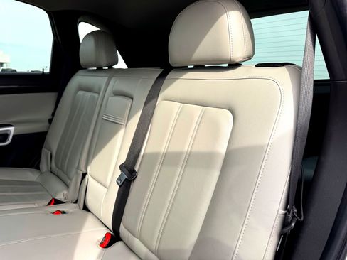 Used 2014 Chevrolet Captiva Sport LTZ image 18