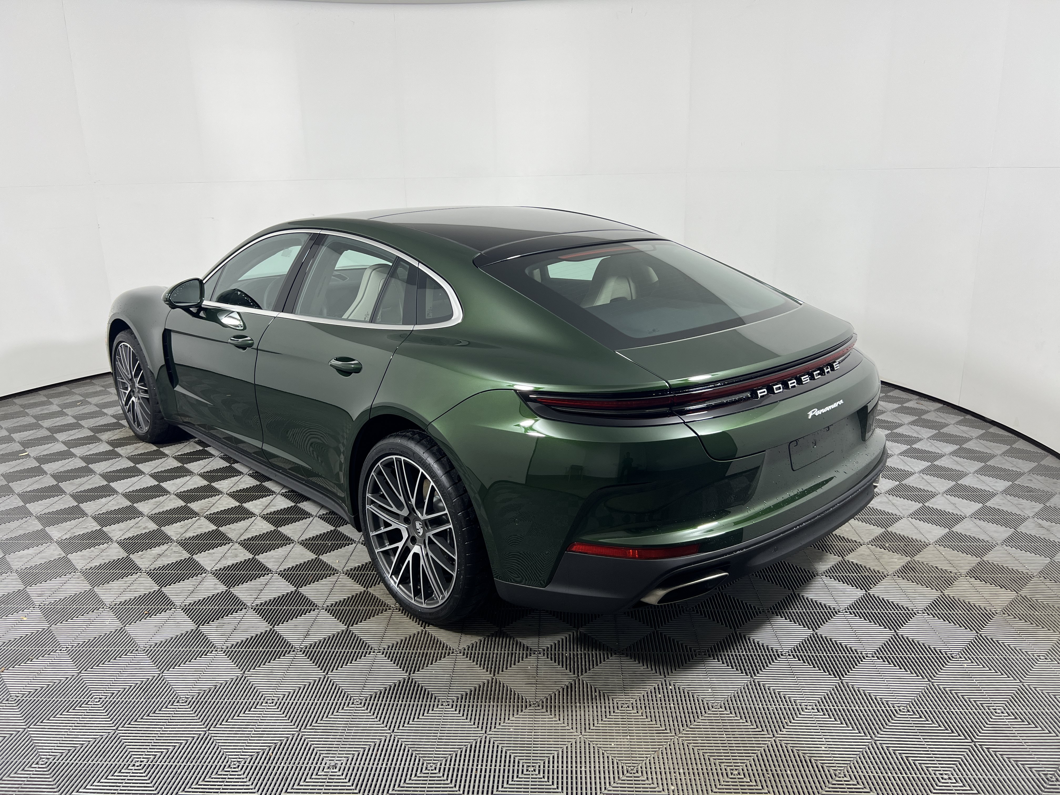 New 2026 Porsche Panamera RWD image 3