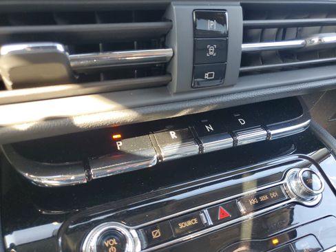 Certified 2022 Lincoln Corsair Reserve w/ Equipment Group 201A image 18